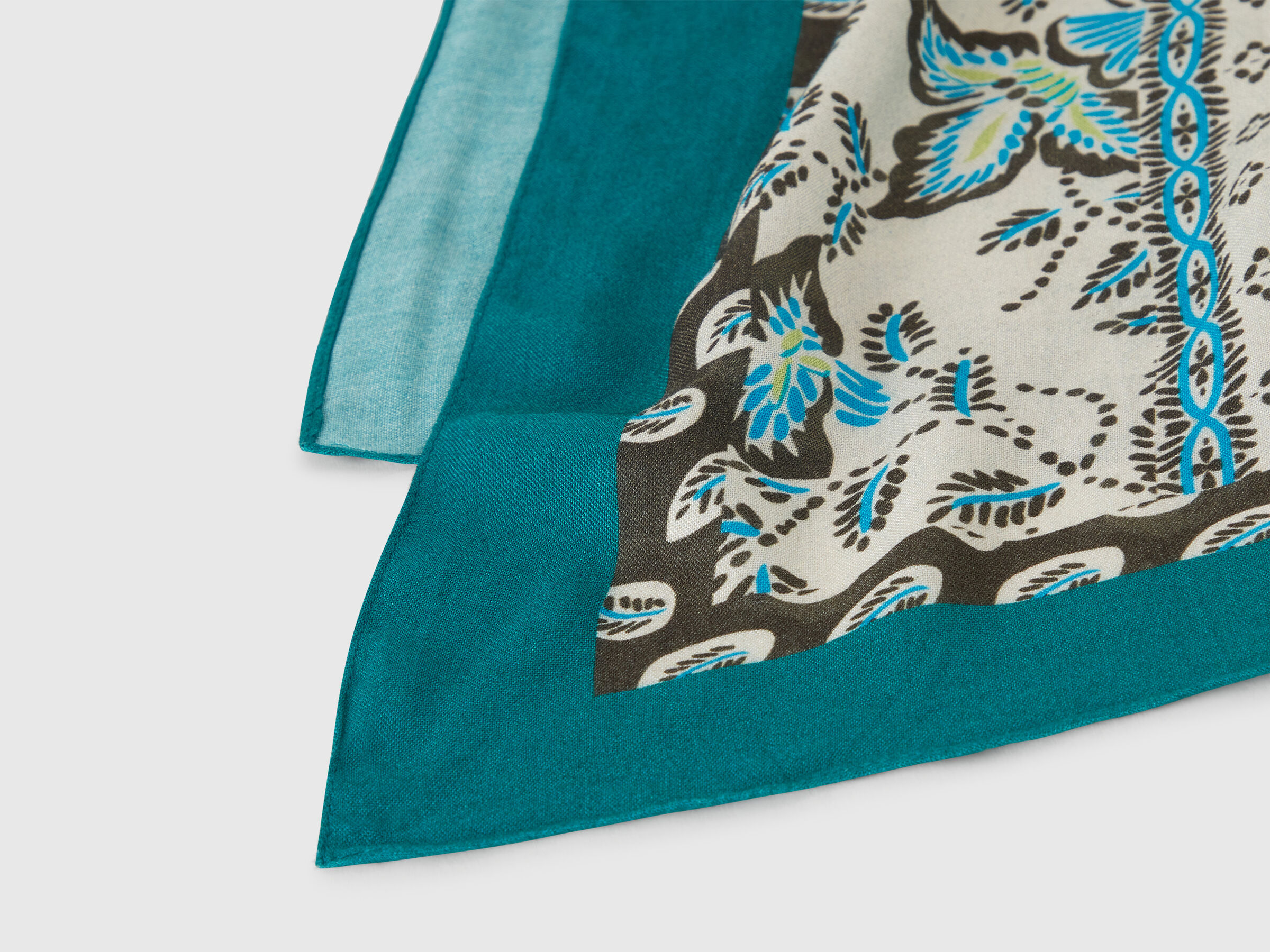 SQUARE SCARF Women image number 4